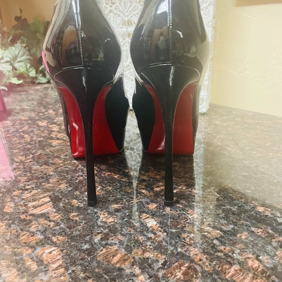 Christian Louboutin Black Leather Prive' Open Toe Pump- Pre-Owned - Size 38.5 - Picture 3 of 6